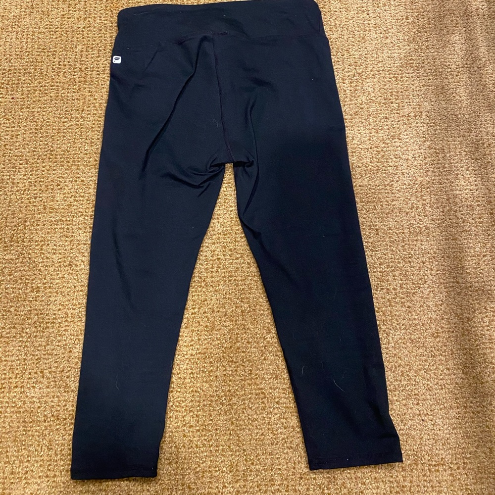 👑 Women’s Fabletics Black Capris